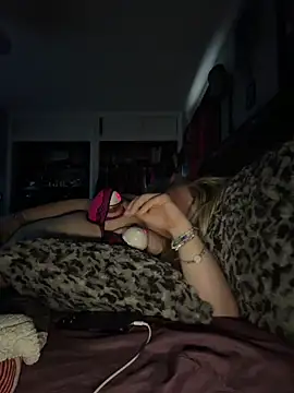 Snapshot of sweetkacibaby chatting on 04-18-26, 10:32 sweetkacibaby online show from 04-18-26, 10:32