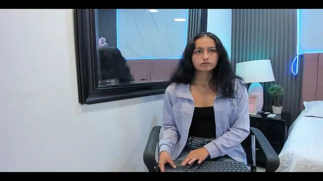 CharloteeTaylor online show from 05-17-26, 07:14