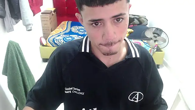 Snapshot of Jairito_989 chatting on 07-08-26, 01:45 Jairito 989 online show from 07-08-26, 01:45