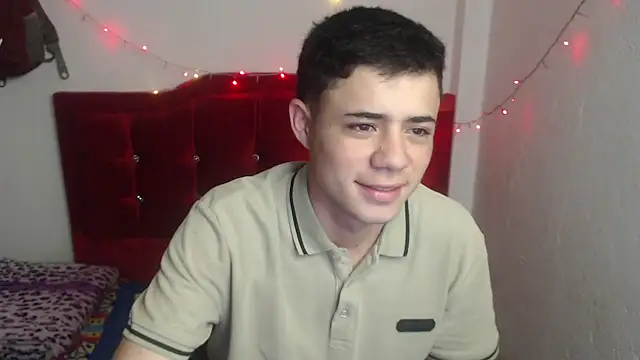 Snapshot of Jairito_989 chatting on 04-14-26, 01:05 Jairito 989 online show from 04-14-26, 01:05