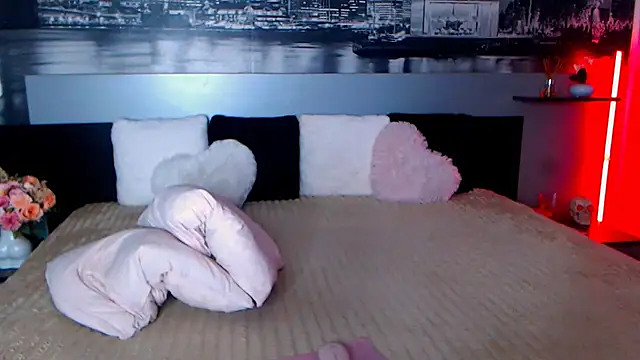 Snapshot of AnneAme chatting on 05-01-26, 05:45 AnneAme online show from 05-01-26, 05:45