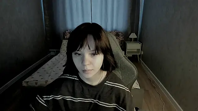 Snapshot of Loly_Cuttie chatting on 05-23-26, 01:15 Loly Cuttie online show from 05-23-26, 01:15