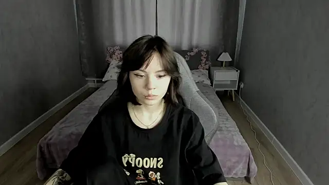Snapshot of Loly_Cuttie chatting on 05-21-26, 09:06 Loly Cuttie online show from 05-21-26, 09:06