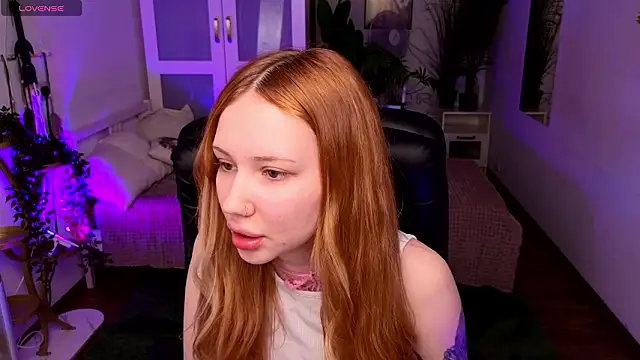Snapshot of zoeforrd chatting on 03-28-26, 05:41 zoeforrd online show from 03-28-26, 05:41