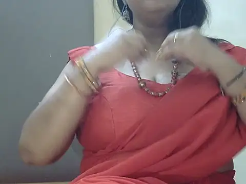 Snapshot of SweetRashii chatting on 03-31-26, 05:42 SweetRashii online show from 03-31-26, 05:42