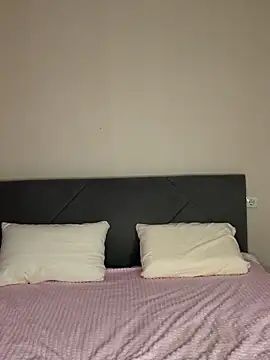 Snapshot of AliceVilliers chatting on 03-27-26, 06:53 AliceVilliers online show from 03-27-26, 06:53