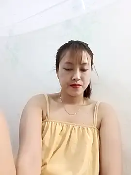 Snapshot of -Bitilu- chatting on 04-15-26, 05:46 -Bitilu- online show from 04-15-26, 05:46