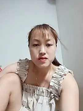 Snapshot of -Bitilu- chatting on 06-19-26, 02:01 -Bitilu- online show from 06-19-26, 02:01