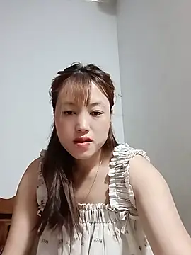 Snapshot of -Bitilu- chatting on 06-15-26, 05:34 -Bitilu- online show from 06-15-26, 05:34