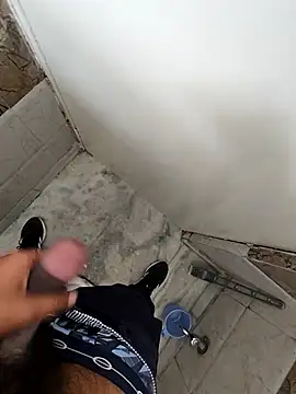 Snapshot of bull_1992 chatting on 03-27-26, 07:50 bull 1992 online show from 03-27-26, 07:50