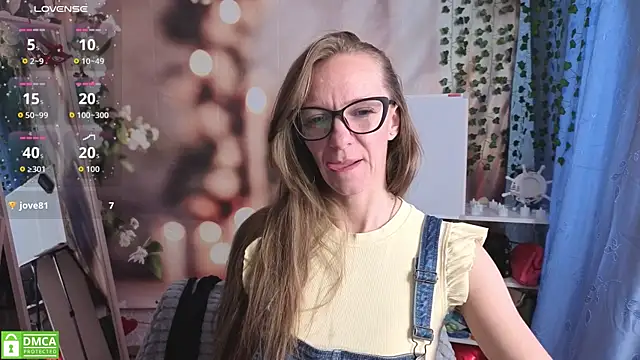jesica mooonn online show from 04-24-26, 03:08
