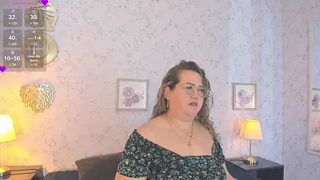 Snapshot of Martinacurvy_ chatting on 06-04-26, 10:20 Martinacurvy online show from 06-04-26, 10:20