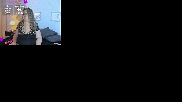 Snapshot of Martinacurvy_ chatting on 07-09-26, 10:04 Martinacurvy online show from 07-09-26, 10:04