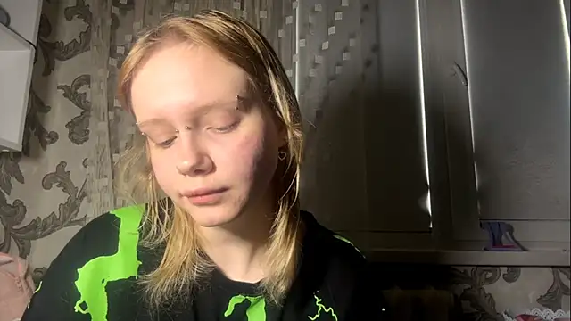 KrystenHoye online show from 04-08-26, 06:26