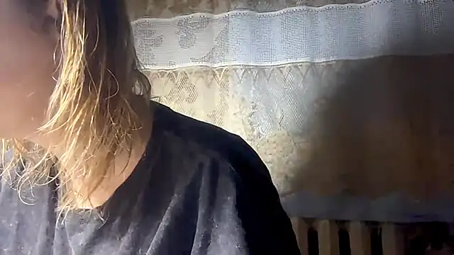 KrystenHoye online show from 04-17-26, 04:10