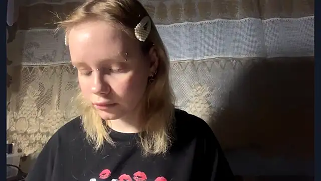 KrystenHoye online show from 04-13-26, 05:39