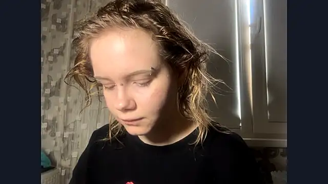 KrystenHoye online show from 04-03-26, 07:48