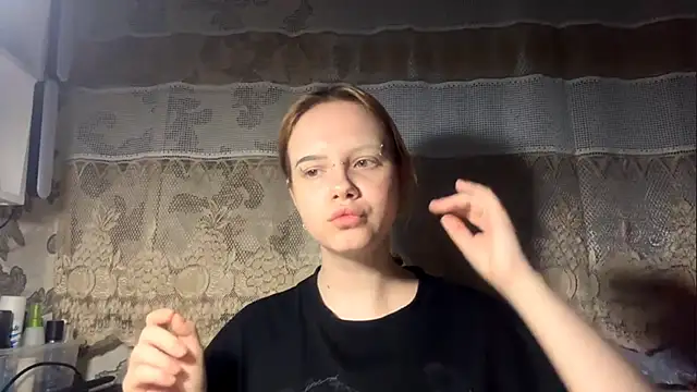 KrystenHoye online show from 04-12-26, 04:10