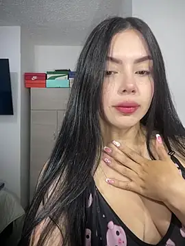 Snapshot of Cami_olarte chatting on 06-19-26, 03:01 Cami olarte online show from 06-19-26, 03:01
