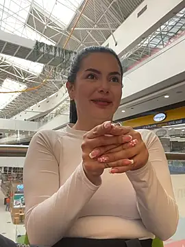 Snapshot of Cami_olarte chatting on 06-11-26, 06:16 Cami olarte online show from 06-11-26, 06:16