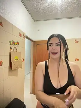 Snapshot of Cami_olarte chatting on 06-03-26, 04:35 Cami olarte online show from 06-03-26, 04:35