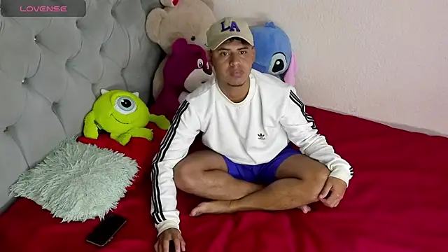 Snapshot of Zaym_Liam chatting on 03-30-26, 10:44 Zaym Liam online show from 03-30-26, 10:44