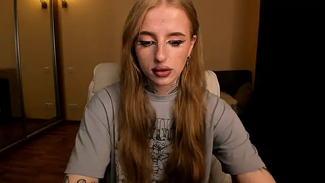 Snapshot of harley_kimm chatting on 06-18-26, 05:17 harley kimm online show from 06-18-26, 05:17