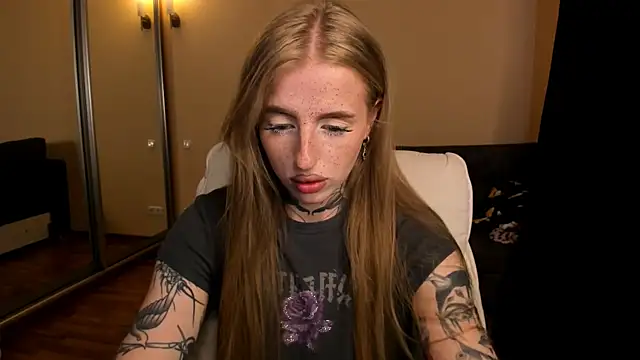 Snapshot of harley_kimm chatting on 07-10-26, 05:51 harley kimm online show from 07-10-26, 05:51