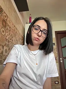 Snapshot of TheaMerve chatting on 06-19-26, 01:17 TheaMerve online show from 06-19-26, 01:17
