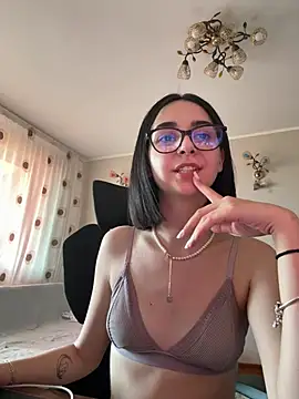 Snapshot of TheaMerve chatting on 06-29-26, 10:15 TheaMerve online show from 06-29-26, 10:15