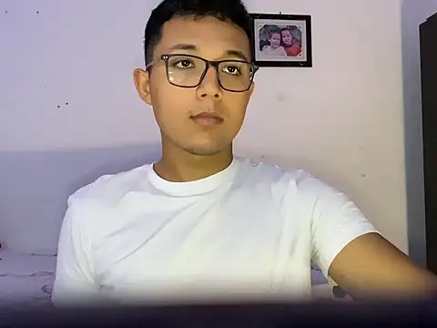 Chriis 18 online show from 05-12-26, 04:46