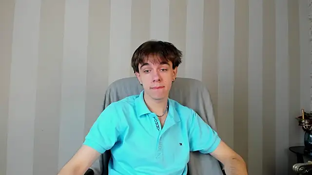 Snapshot of DaveBevy chatting on 04-18-26, 05:21 DaveBevy online show from 04-18-26, 05:21