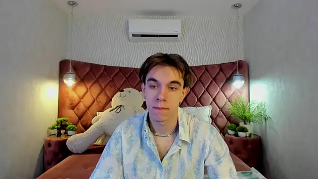 Snapshot of DaveBevy chatting on 04-16-26, 05:19 DaveBevy online show from 04-16-26, 05:19