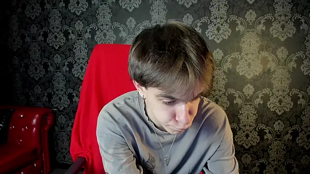 Snapshot of DaveBevy chatting on 04-20-26, 07:59 DaveBevy online show from 04-20-26, 07:59