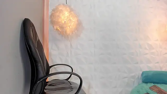 Snapshot of viollet_saens chatting on 04-01-26, 07:33 viollet saens online show from 04-01-26, 07:33