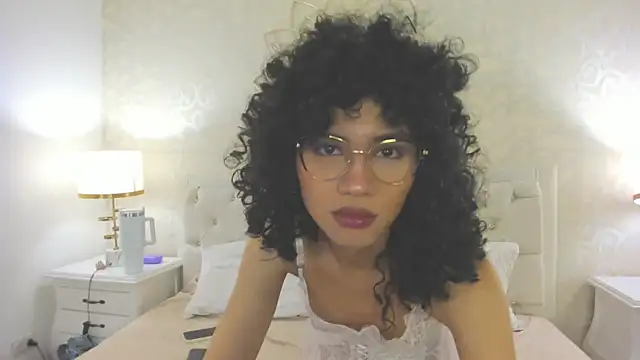 Julietta    online show from 05-22-26, 12:36