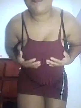 Snapshot of kimberlly25 chatting on 04-14-26, 01:54 kimberlly25 online show from 04-14-26, 01:54