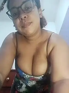 Snapshot of kimberlly25 chatting on 04-15-26, 02:06 kimberlly25 online show from 04-15-26, 02:06