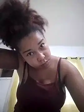 Snapshot of kimberlly25 chatting on 04-08-26, 01:34 kimberlly25 online show from 04-08-26, 01:34
