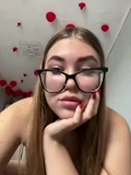 Snapshot of MissAuroraX chatting on 04-26-26, 12:24 MissAuroraX online show from 04-26-26, 12:24