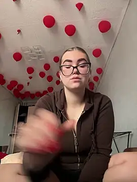 Snapshot of MissAuroraX chatting on 04-14-26, 10:42 MissAuroraX online show from 04-14-26, 10:42