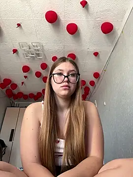 Snapshot of MissAuroraX chatting on 04-22-26, 11:28 MissAuroraX online show from 04-22-26, 11:28