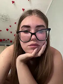 Snapshot of MissAuroraX chatting on 05-13-26, 03:52 MissAuroraX online show from 05-13-26, 03:52
