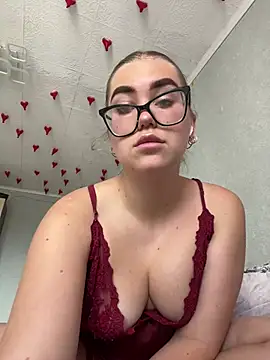 Snapshot of MissAuroraX chatting on 05-25-26, 11:31 MissAuroraX online show from 05-25-26, 11:31