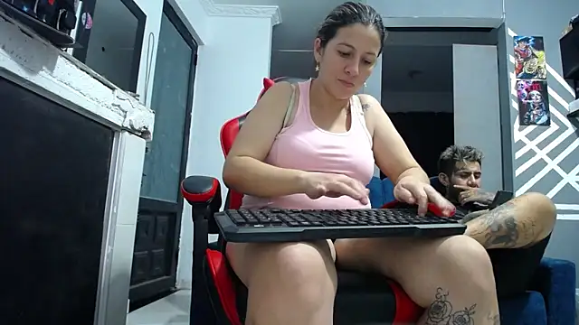 Snapshot of allison_maxtattoo_ chatting on 06-16-26, 03:39 allison maxtattoo online show from 06-16-26, 03:39