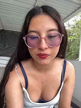 Snapshot of babylexi18 chatting on 04-21-26, 08:15 babylexi18 online show from 04-21-26, 08:15