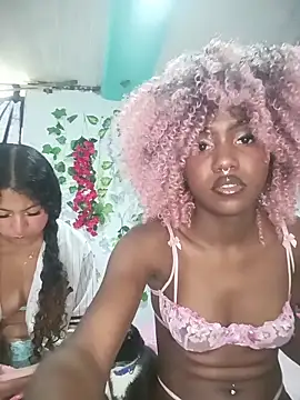 Snapshot of BelleKaty_ chatting on 03-27-26, 05:58 BelleKaty online show from 03-27-26, 05:58