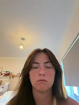 LolaSkyee online show from 06-26-26, 06:52
