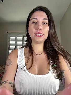 Snapshot of Carolzinhalux69 chatting on 05-20-26, 04:37 Carolzinhalux69 online show from 05-20-26, 04:37