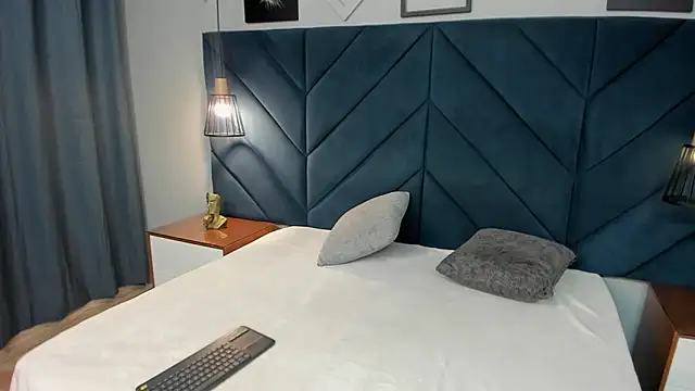 maddy lopez online show from 04-10-26, 07:21